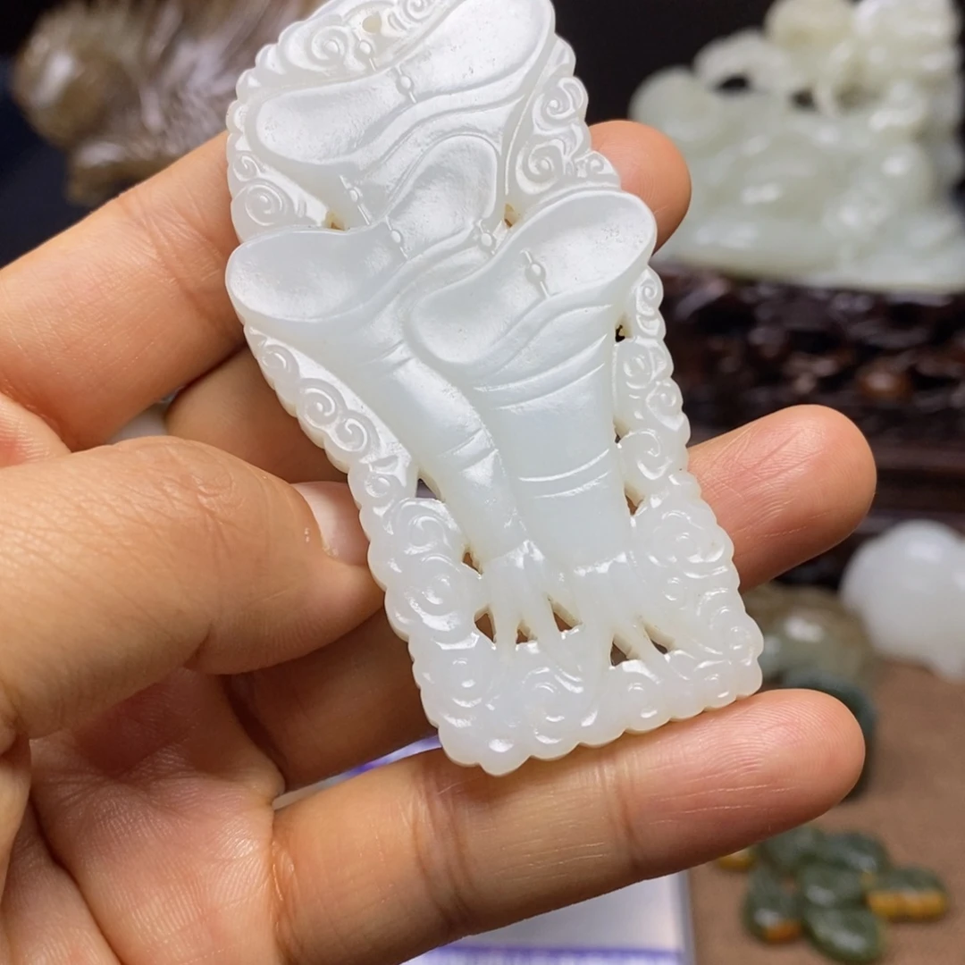 和田玉颈饰未镶嵌