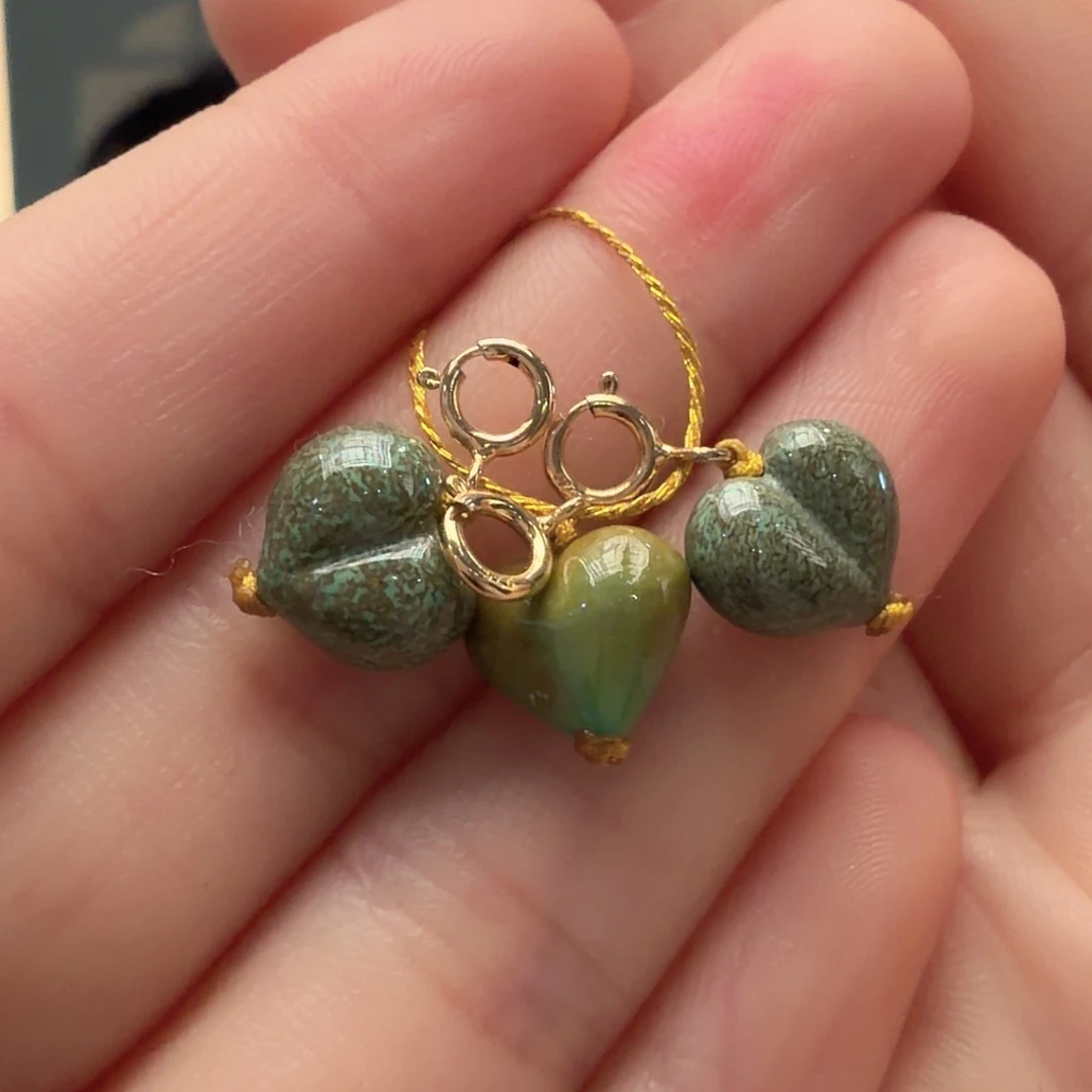 绿松石未镶嵌颈饰