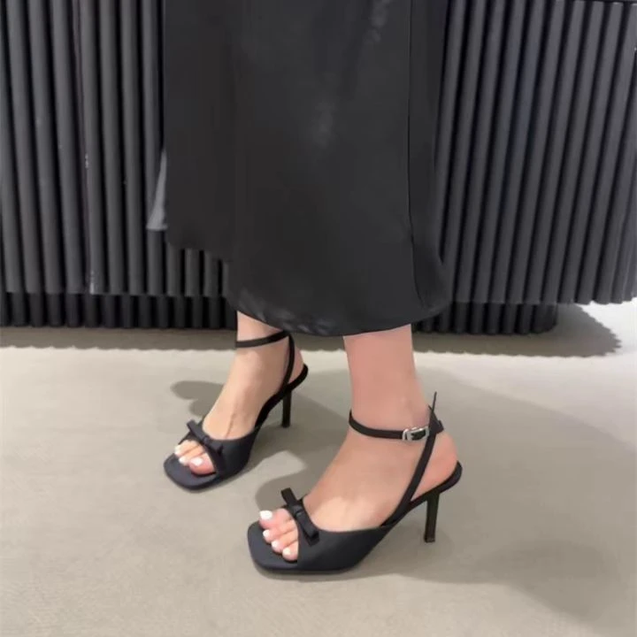 性感中跟时尚黑色罗马鞋2025爆款夏季新款法式凉鞋女细跟高跟鞋