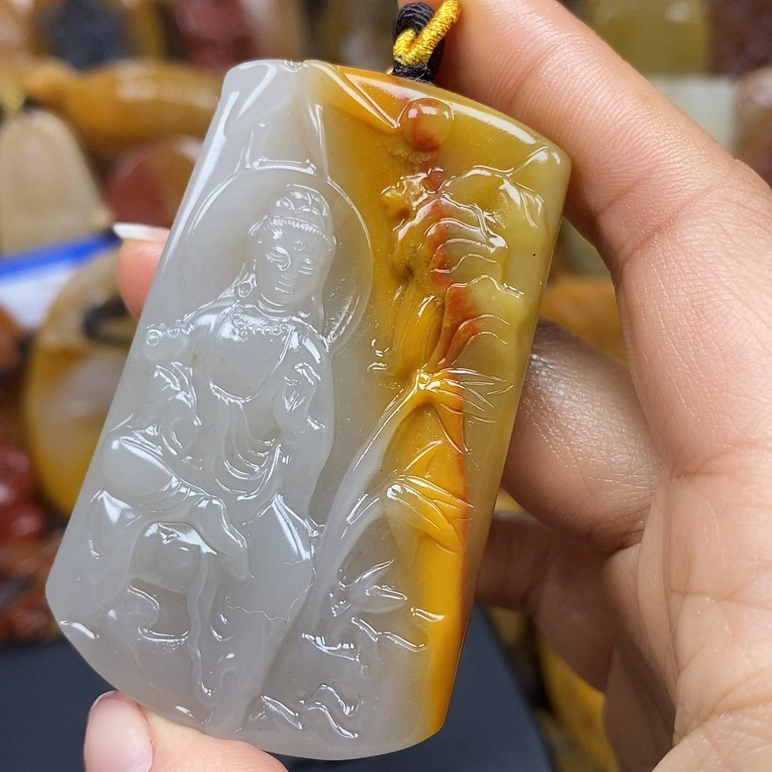 石英质玉（黄龙玉）颈饰未镶嵌