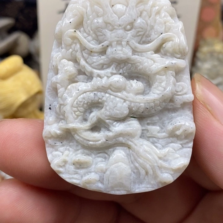 硅化珊瑚（珊瑚玉）未镶嵌颈饰