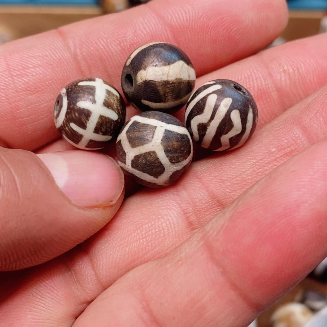 DIY琉璃珠子的颜色是