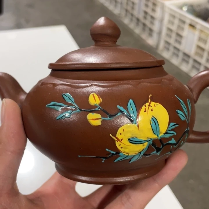 紫砂茶壶老厂紫砂壶一件。