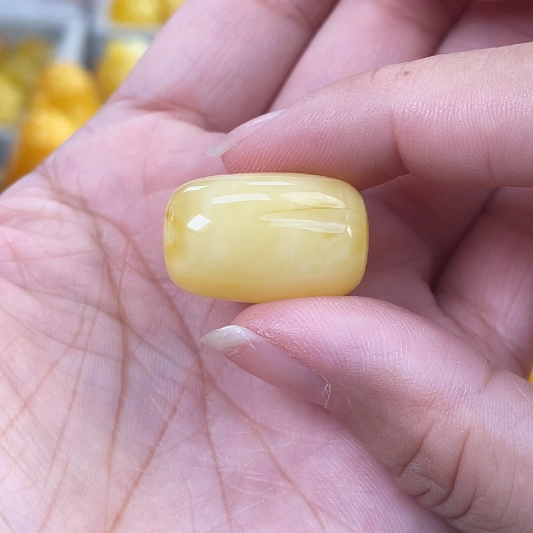 琥珀未镶嵌珠宝奇石h41
