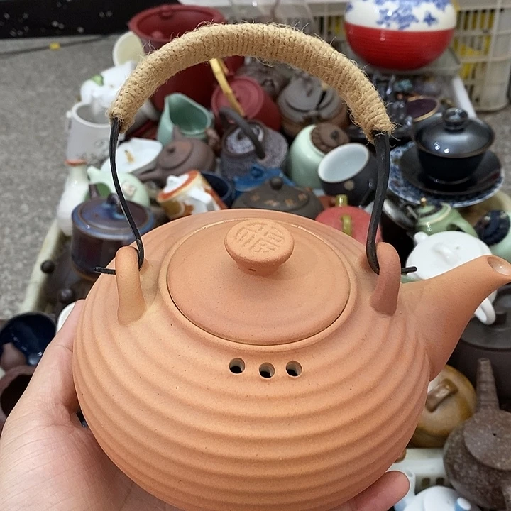 陶瓷艺术品及陶瓷壶