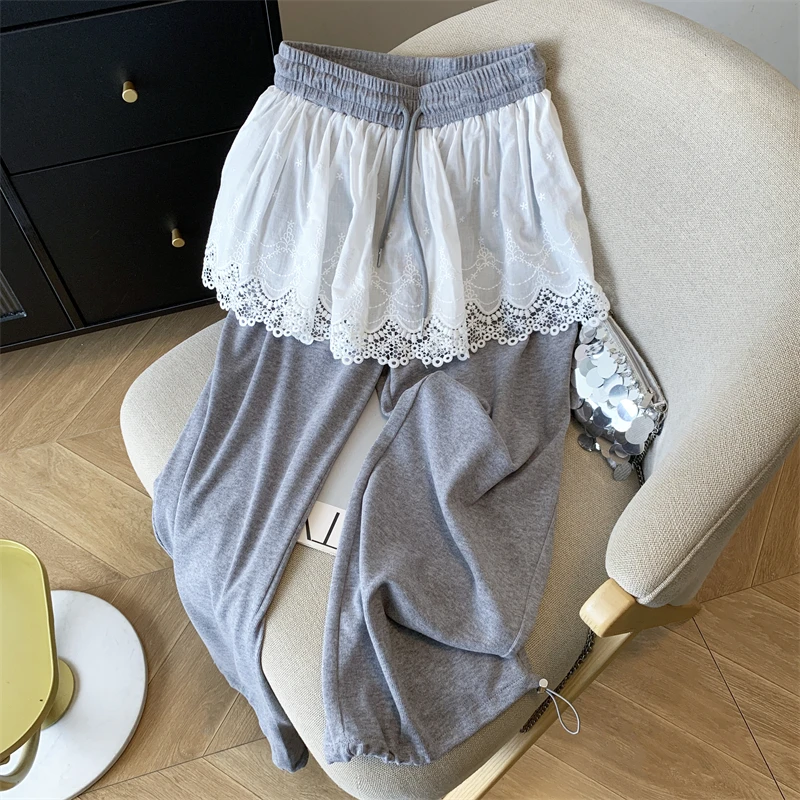 设计感小众蕾丝拼接花边休闲阔腿裤女春季显瘦直筒百搭时尚卫裤