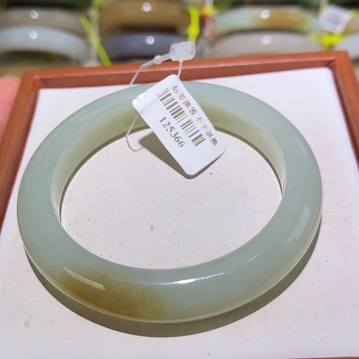 和田玉未镶嵌手镯54