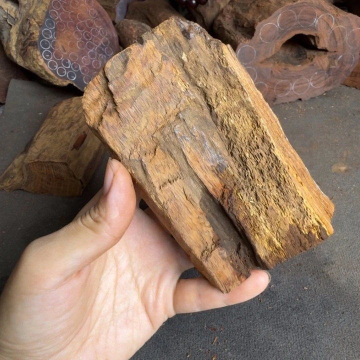 晴***梗黄花梨/降香黄檀黄花梨补工费