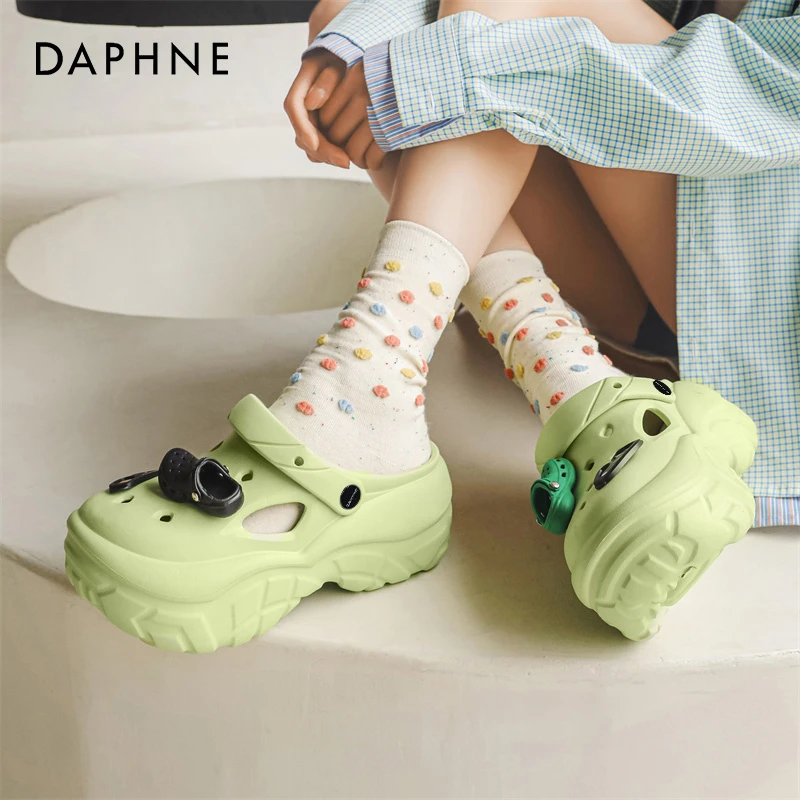 达芙妮新款洞洞鞋女款2025夏季外穿厚底轻便防滑踩屎感沙滩凉拖鞋