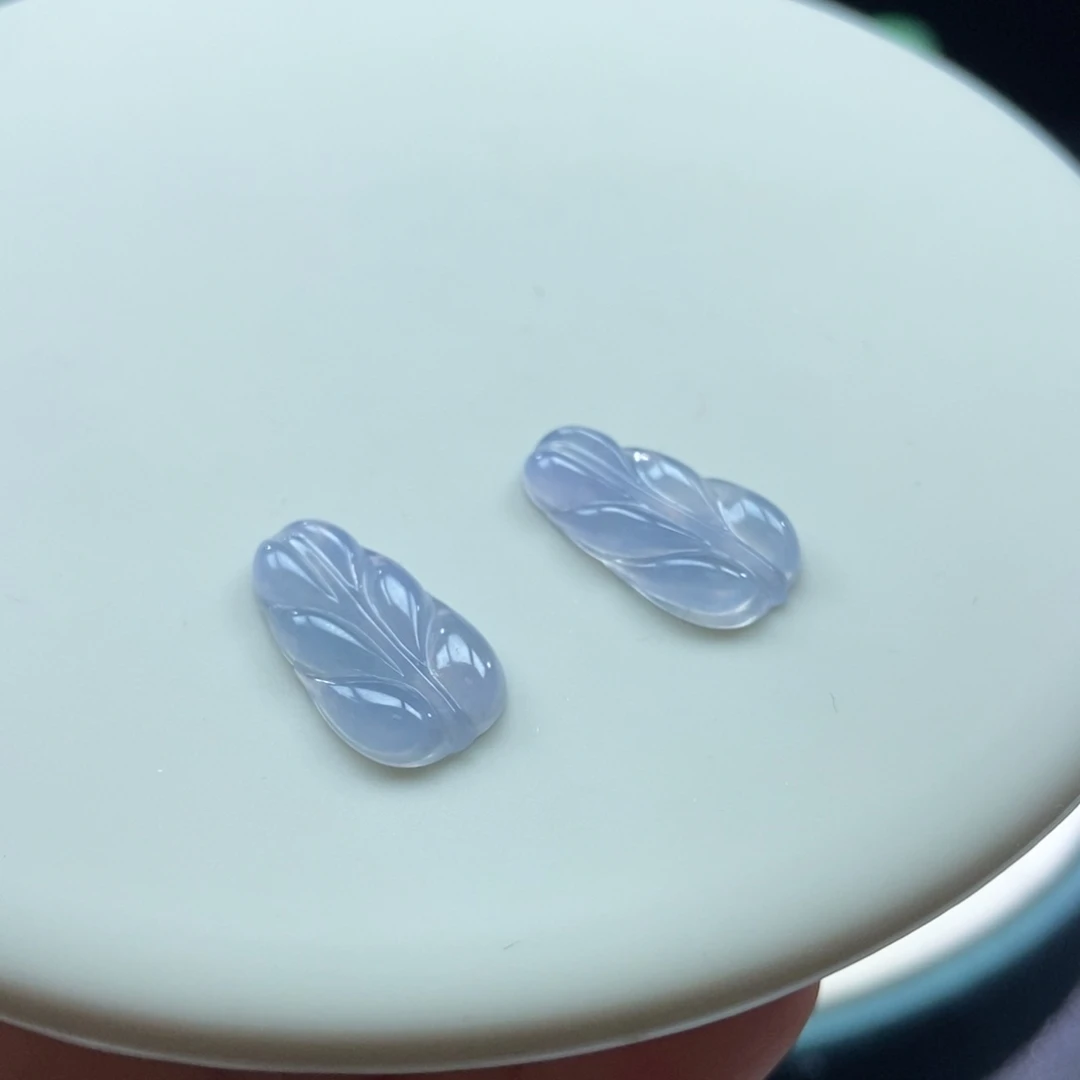 翡翠颈饰未镶嵌翡翠冰紫树叶，随机发一个