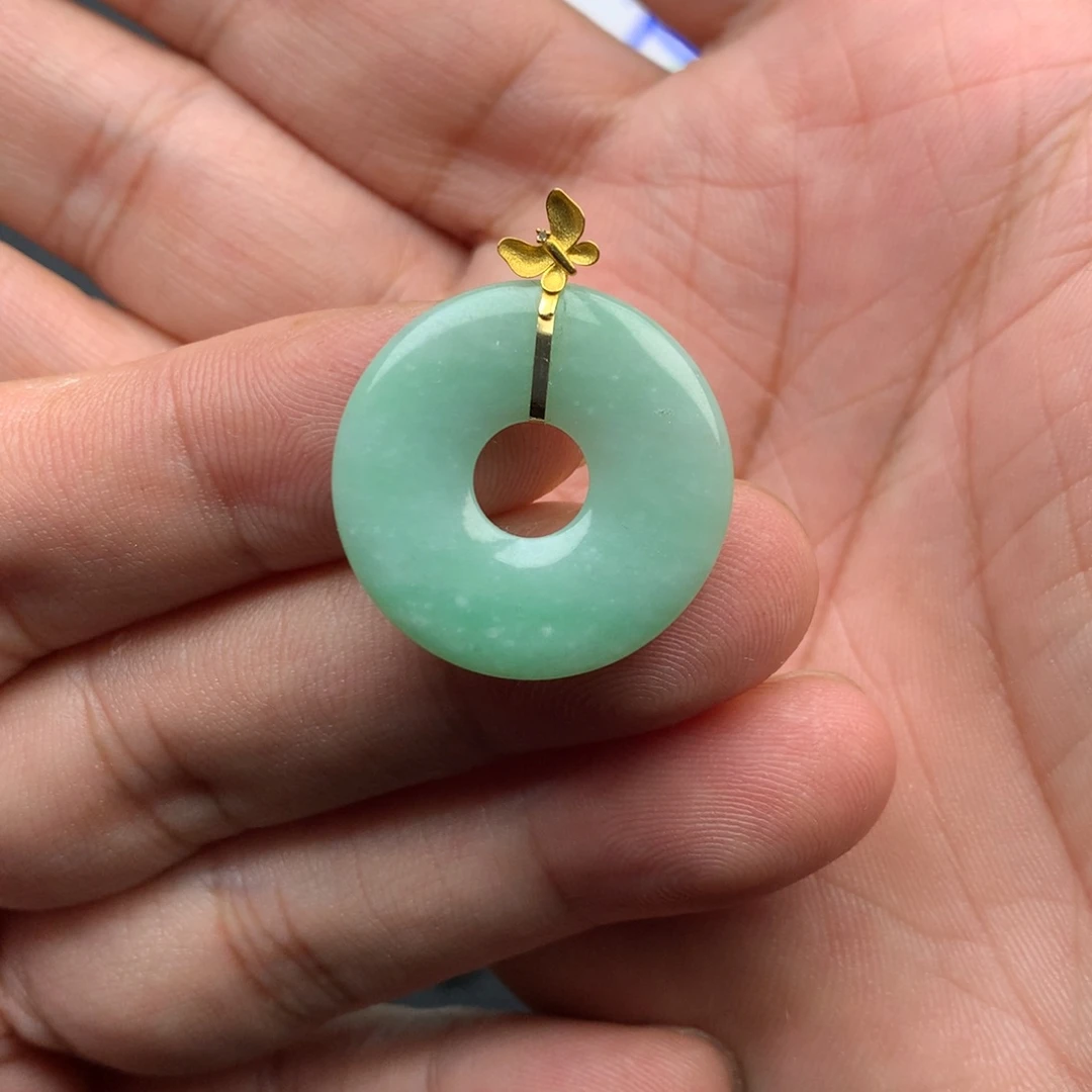 翡翠18K金镶嵌颈饰甜甜圈