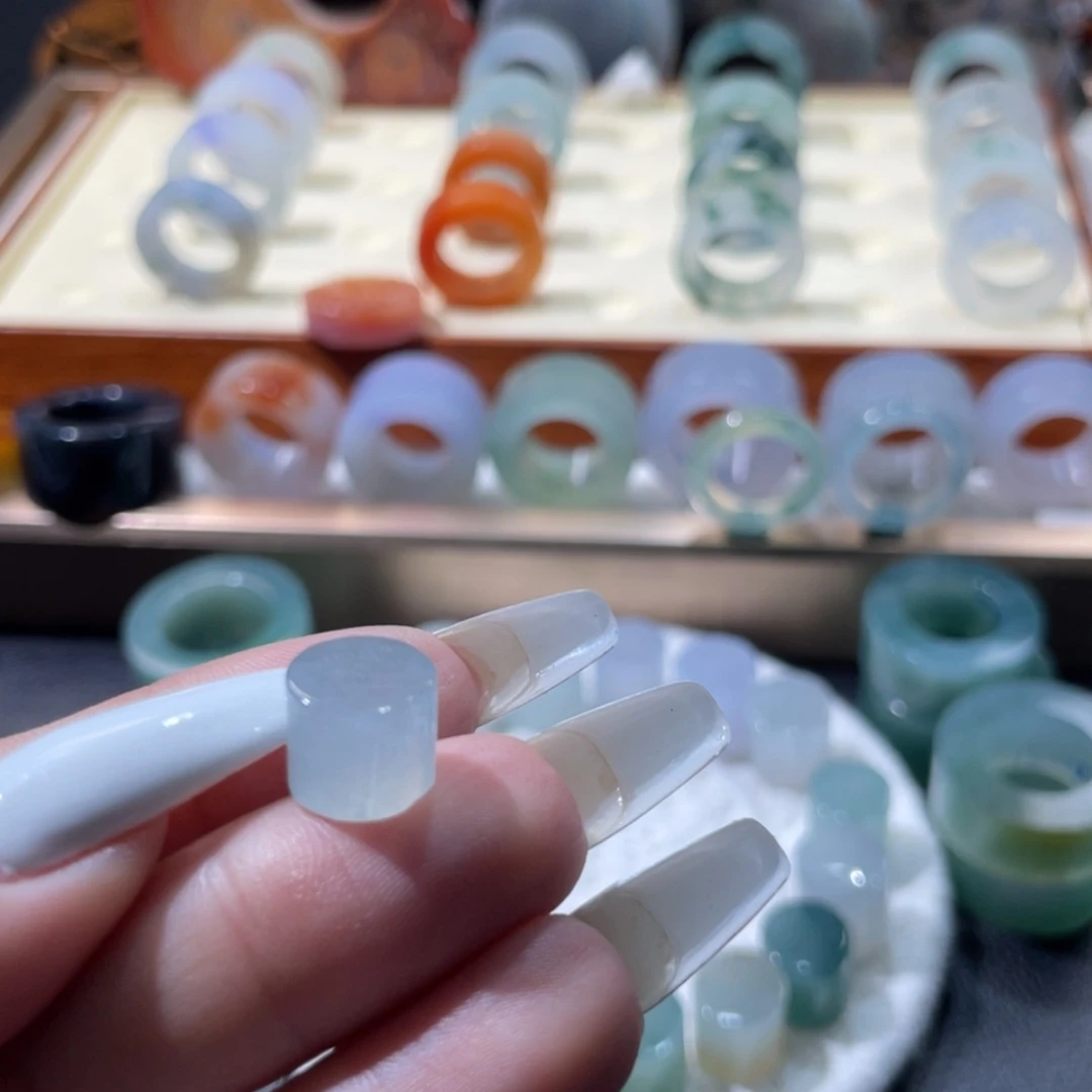 【闪购商品】未镶嵌定制翡翠赚****财天然翡翠