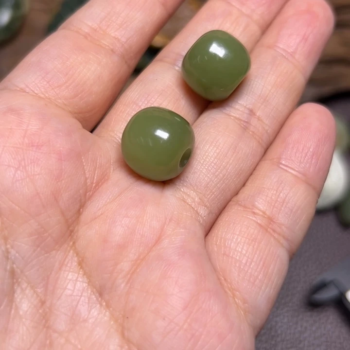 温***馨岫岩河磨玉（透闪石质玉）未镶嵌颈饰
