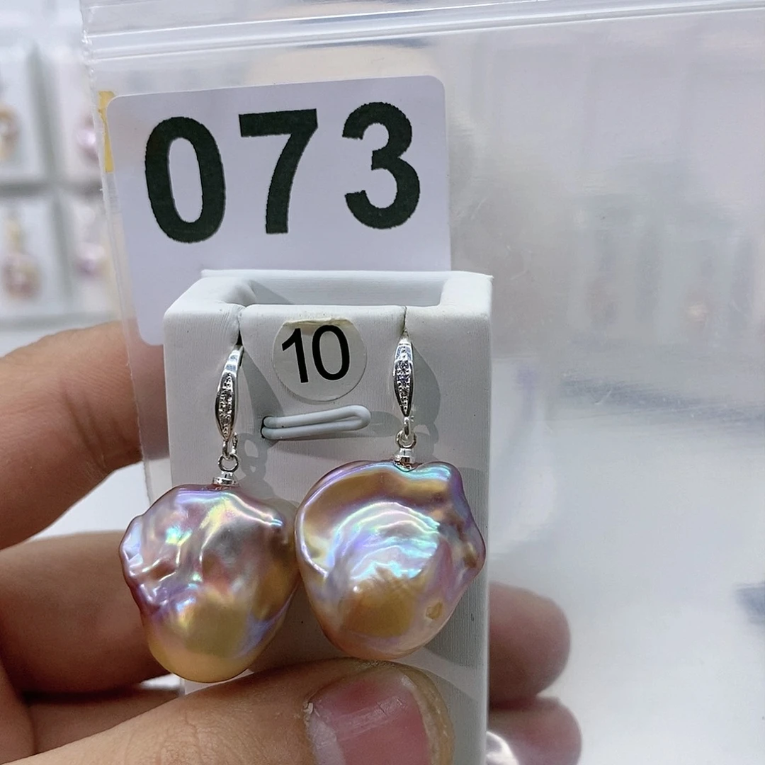 淡水珍珠颈饰合金