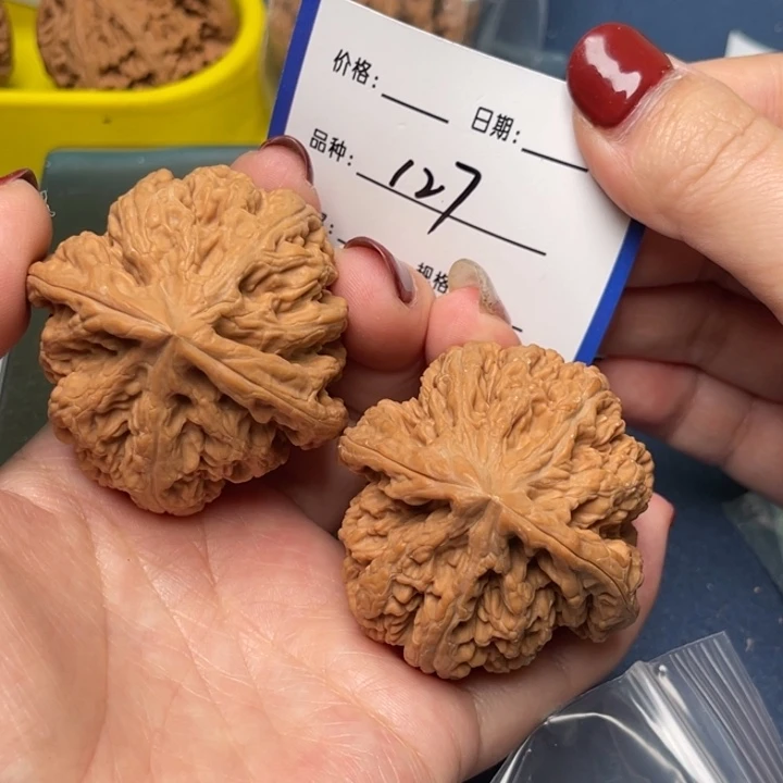 文玩核桃把件粗筋47