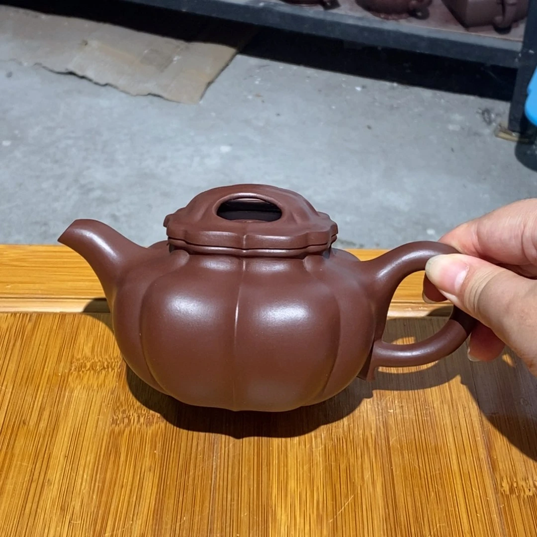 茶壶紫砂紫砂壶。紫砂壶。
