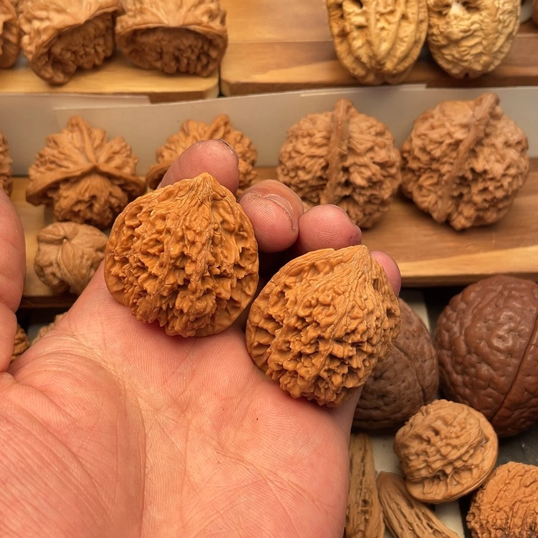 ****人文玩核桃吊坠满天星