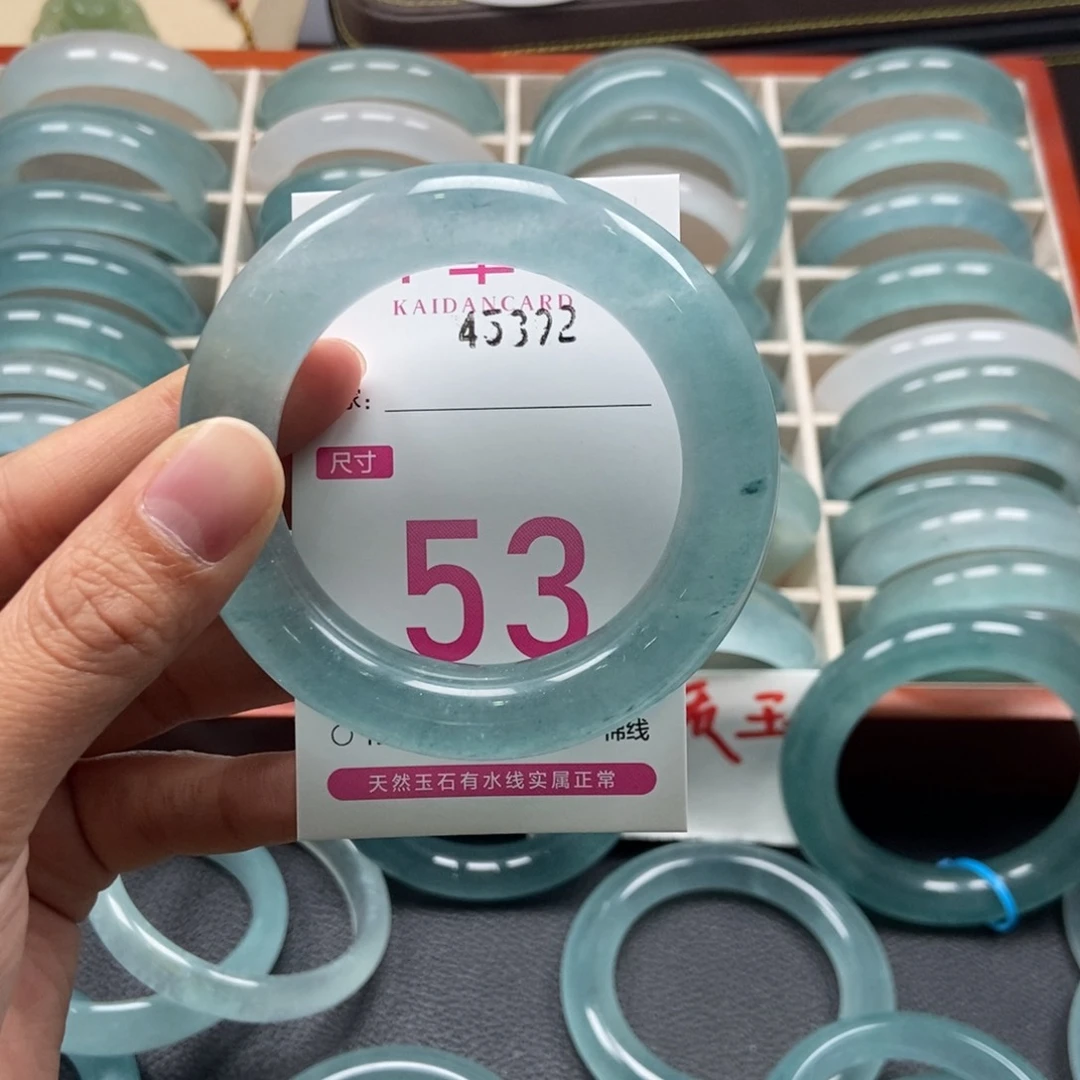 未镶嵌手镯石英质玉