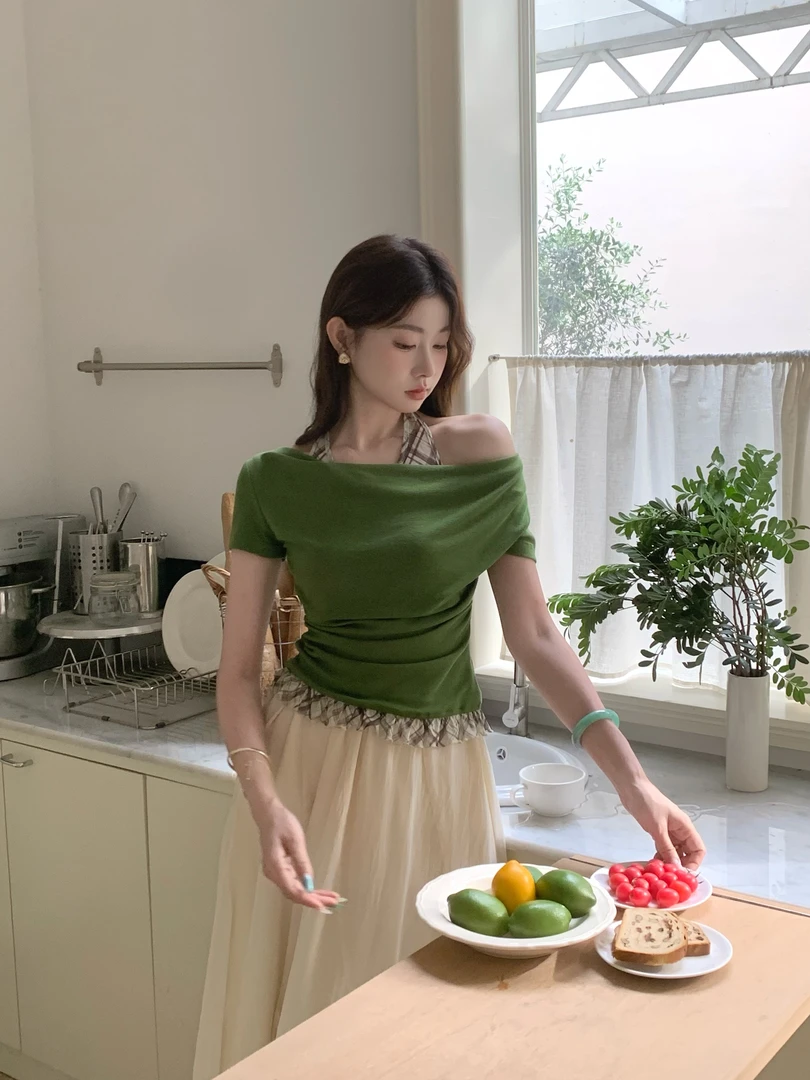 EIA一尧【氧气美女】夏日显白气质假两件上衣荡领t恤显瘦韩系短袖女