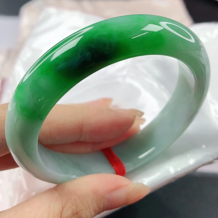 未镶嵌手镯翡翠，915