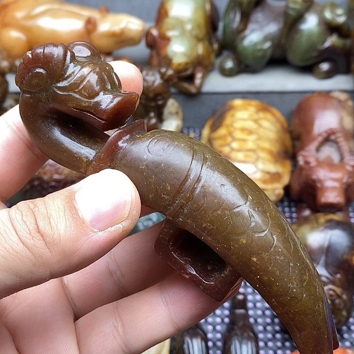 未镶嵌蛇纹石玉颈饰