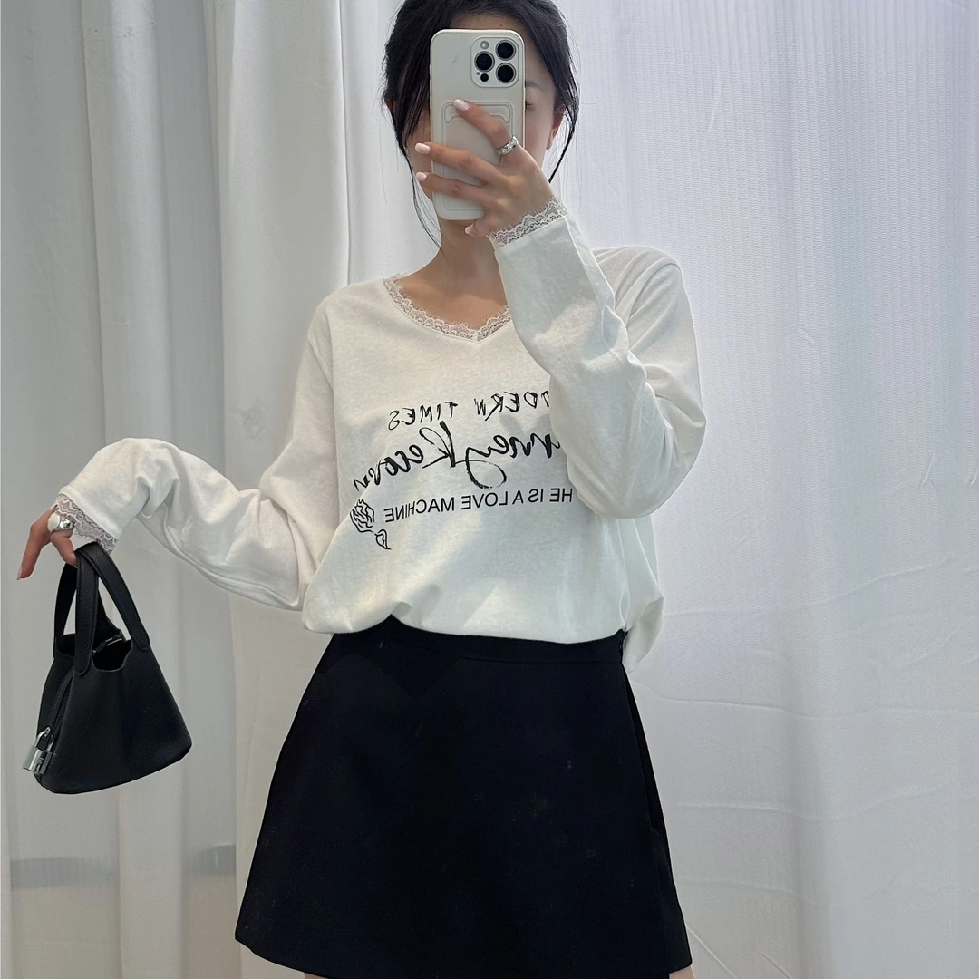 LIU SINYA｜【玫瑰字母】蕾丝边宽松款T恤
