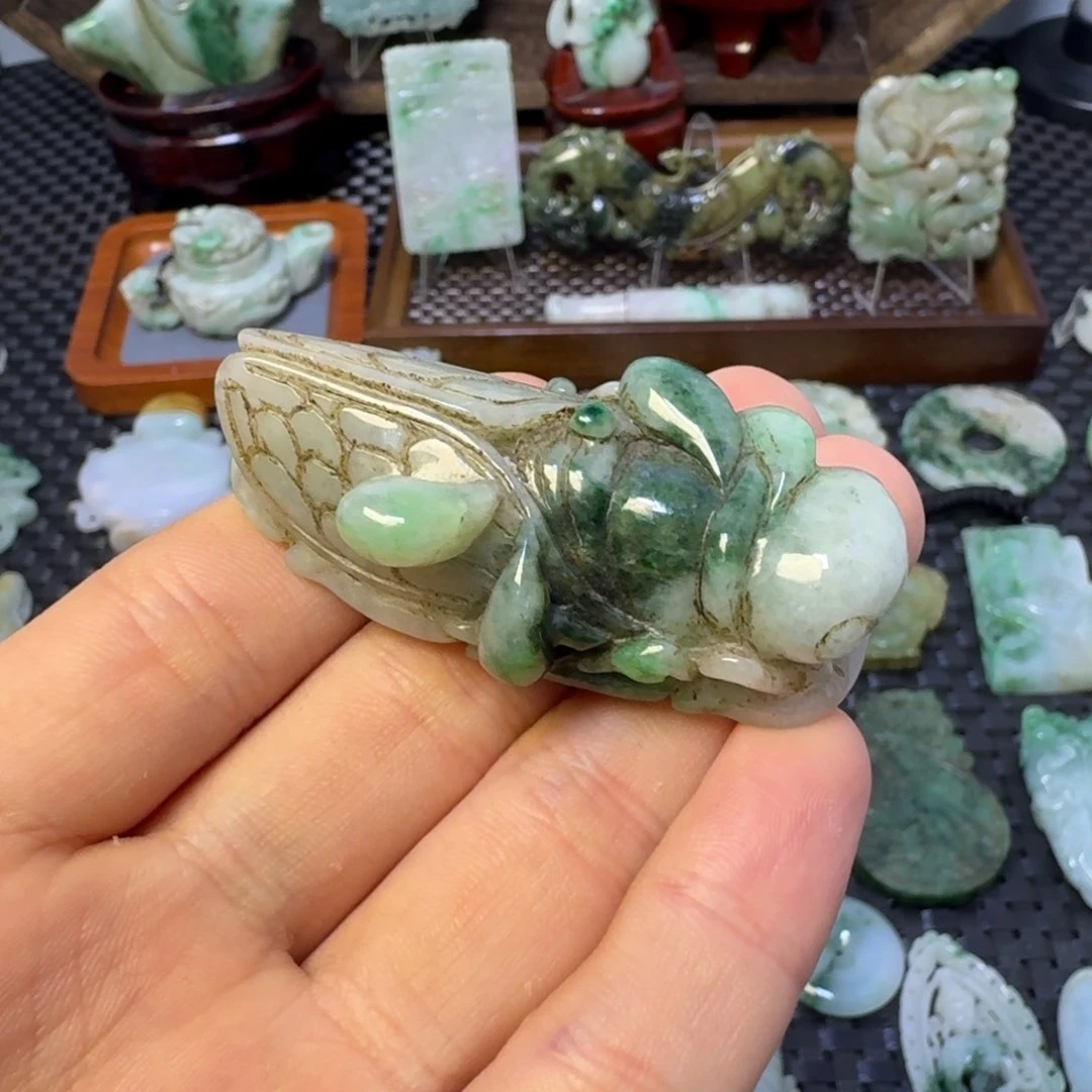 翡翠颈饰未镶嵌翡翠颈饰未镶嵌..