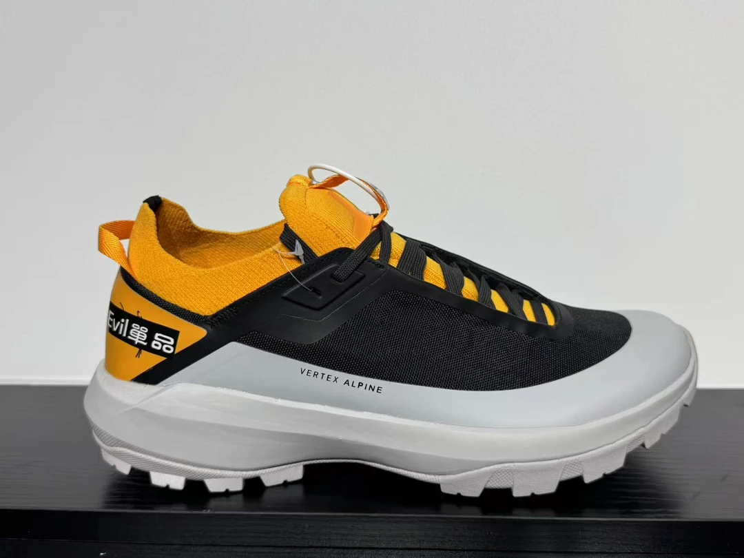 VT休闲轻便徒步运动鞋