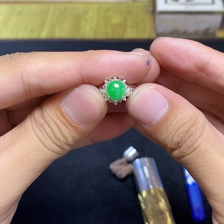 未镶嵌定制翡翠翡翠绿戒