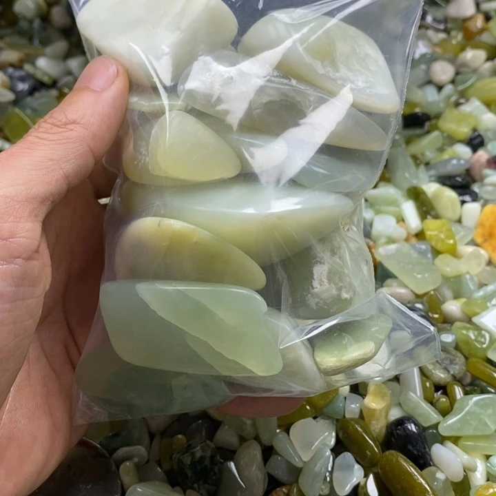 蛇纹石玉未镶嵌鱼缸石