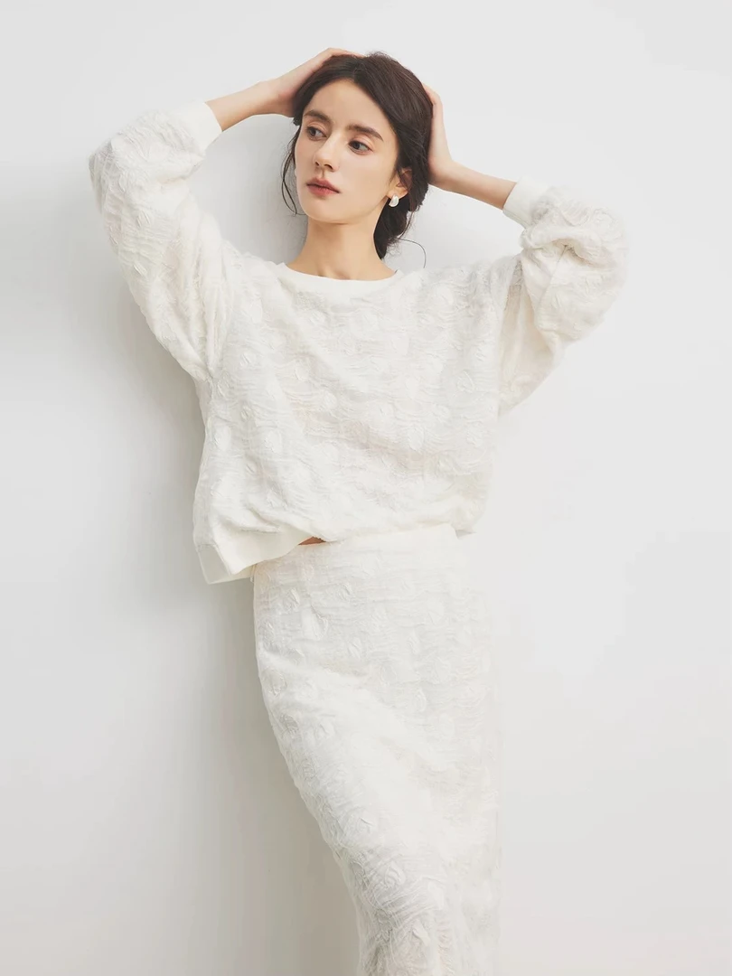 115-38-133041 女秋季V领别致扭结宽松长袖设计感上衣118