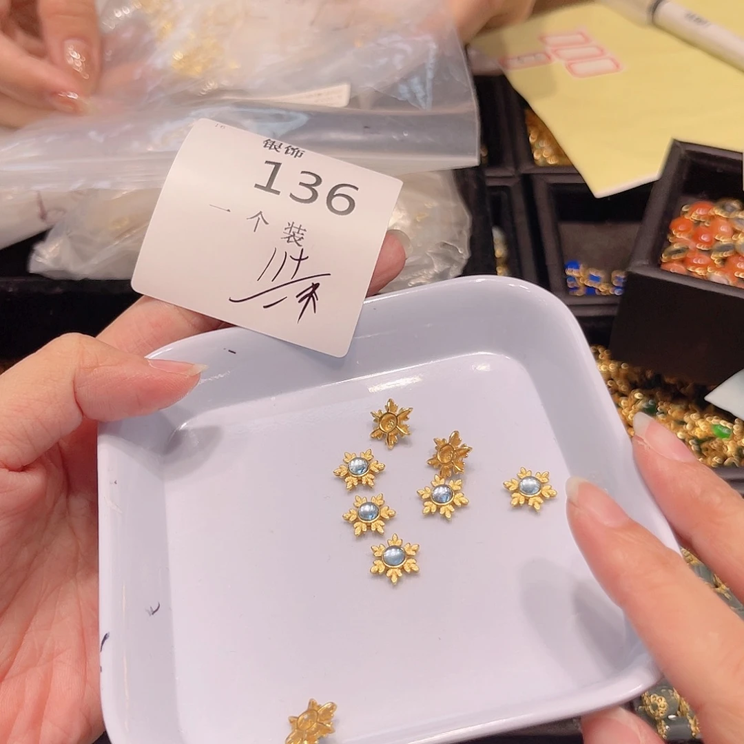 银S925镀金镶嵌珠宝半成品水晶136 。
