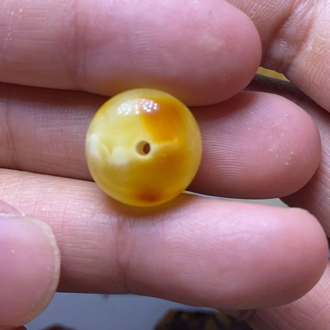 琥珀裸石未镶嵌蜜蜡扣子
