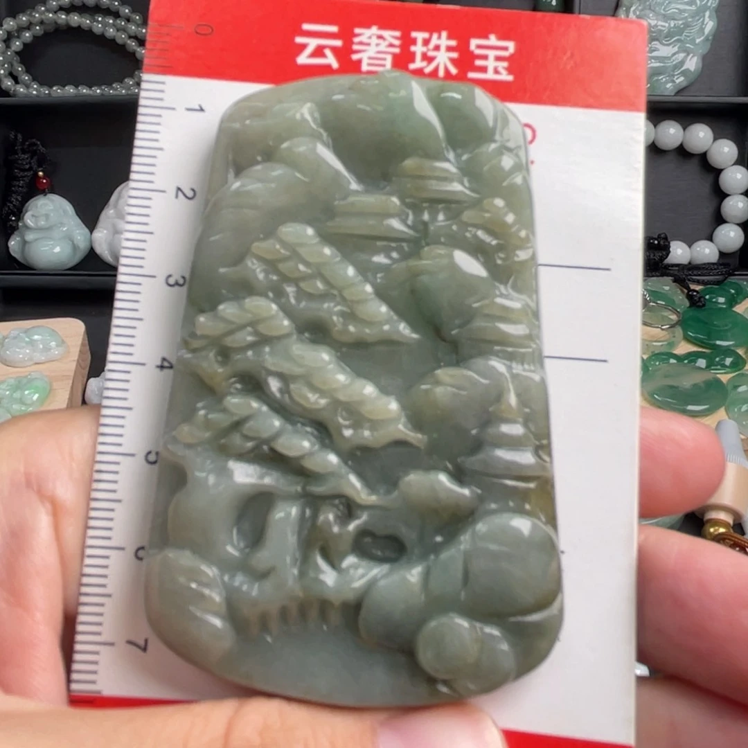 翡翠未镶嵌吊坠(不含链)有瑕（介意勿拍）