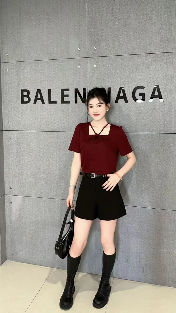 大码女装胖mm显瘦百搭时尚方领褶皱短袖T恤夏季遮肚藏肉正肩上衣