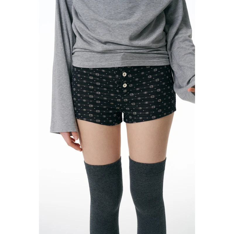 SEEKSIMPLE 秘密花园 直筒纽扣休闲短裤D0518