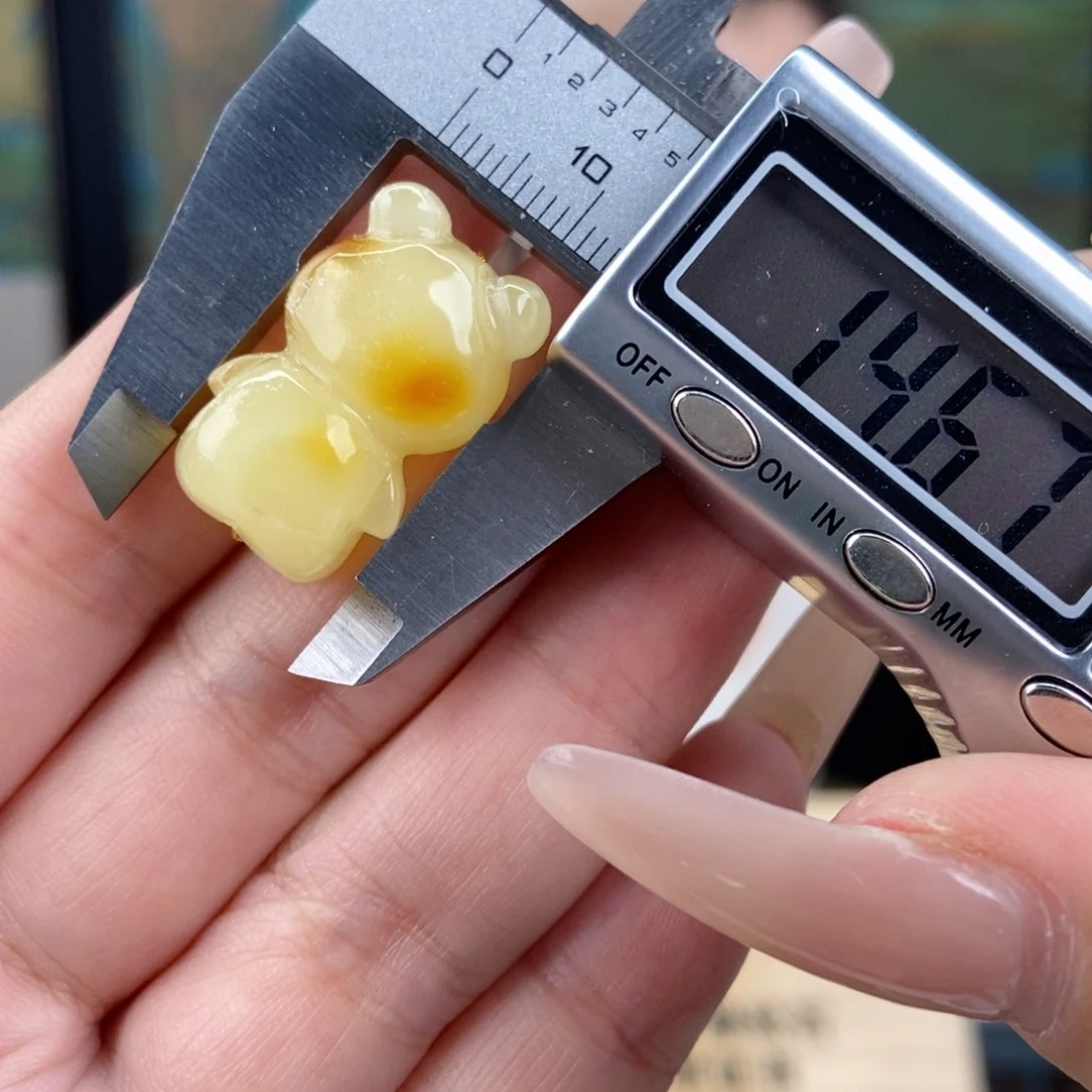 未镶嵌琥珀珠宝奇石