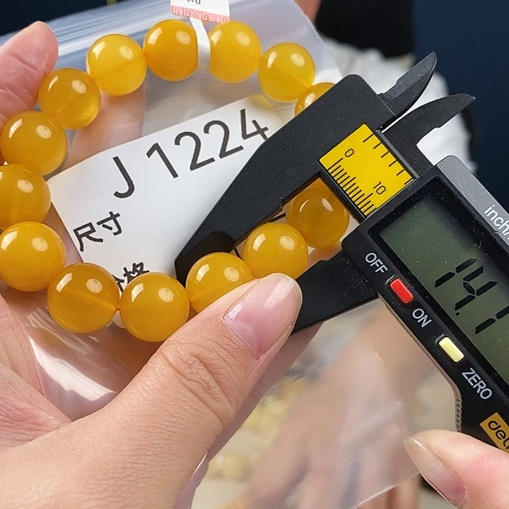 蜜蜡未镶嵌珠宝奇石