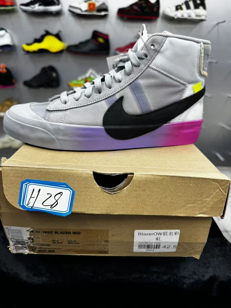 Nike   OW联名彩虹  全新原盒    42.5码   11月8    219