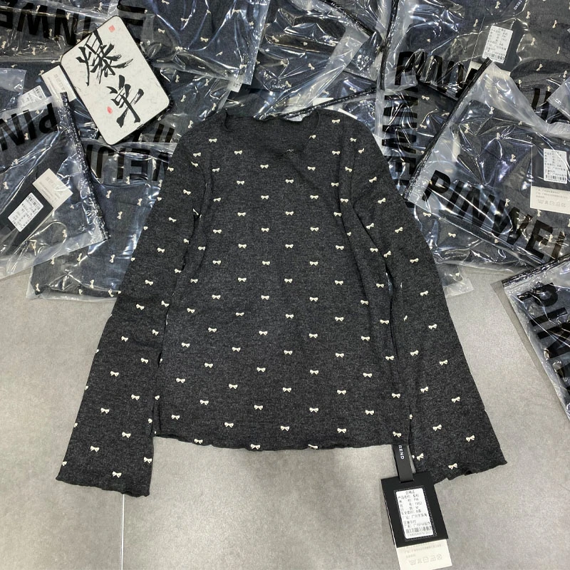 蝴蝶结印花长袖T恤女宽松圆领打底衫黑色上衣2025冬季新品设计感