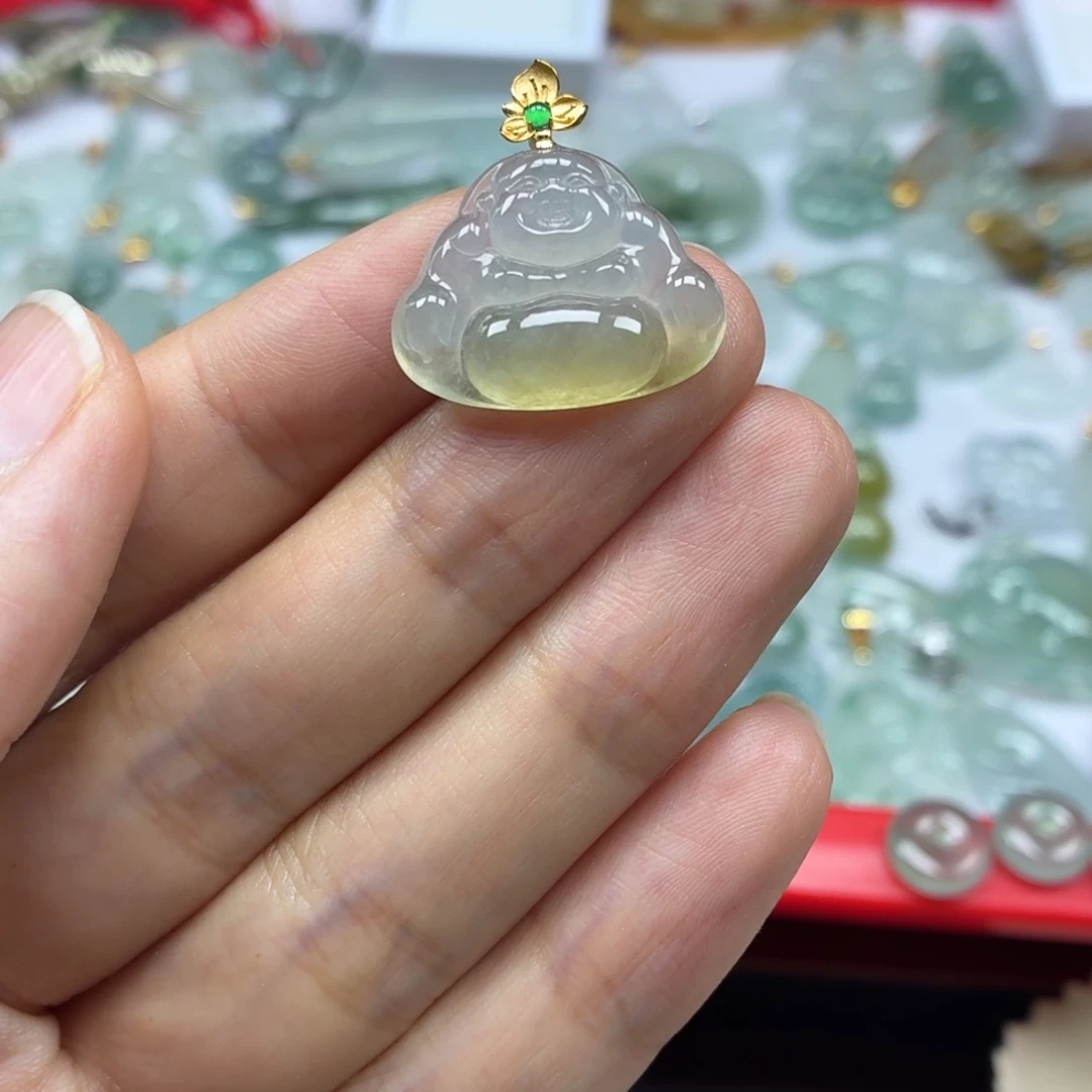 五***福翡翠18K金镶嵌颈饰佛公