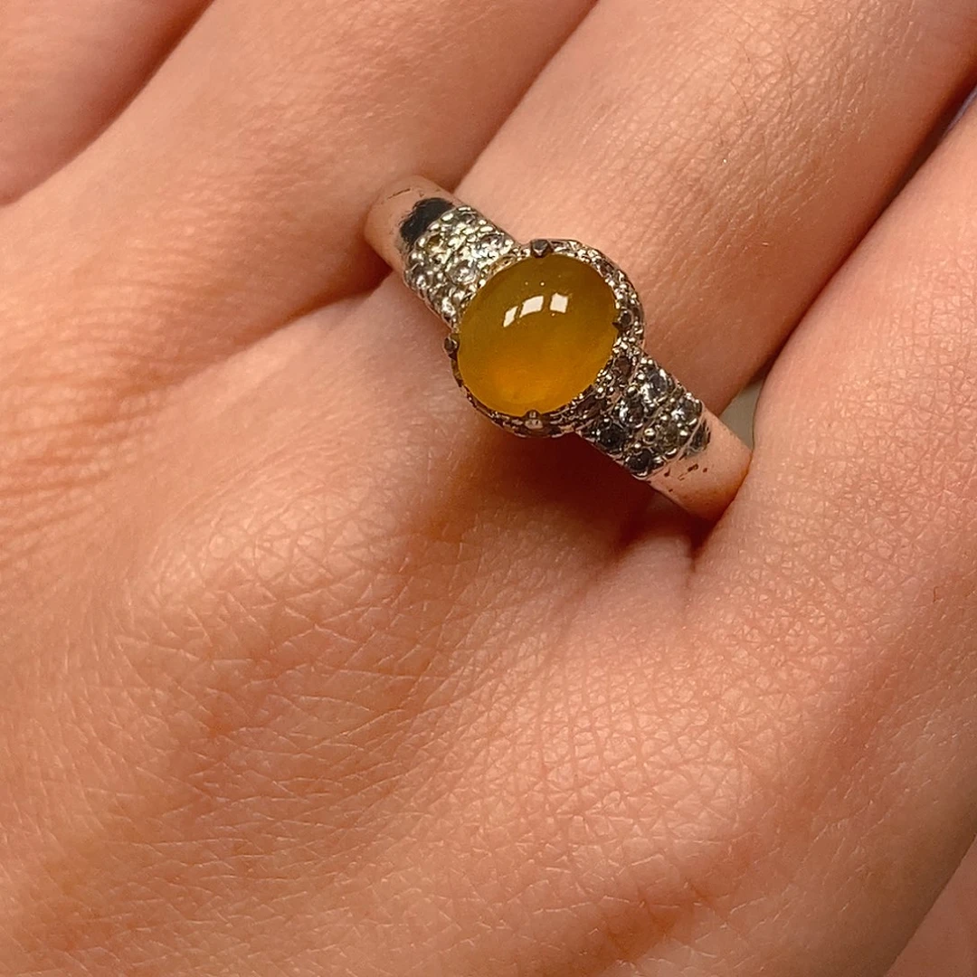 翡翠戒指未镶嵌冰黄