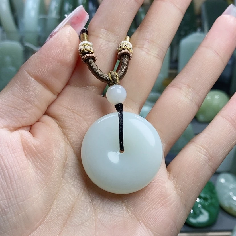 【闪购商品】颈饰未镶嵌和田玉