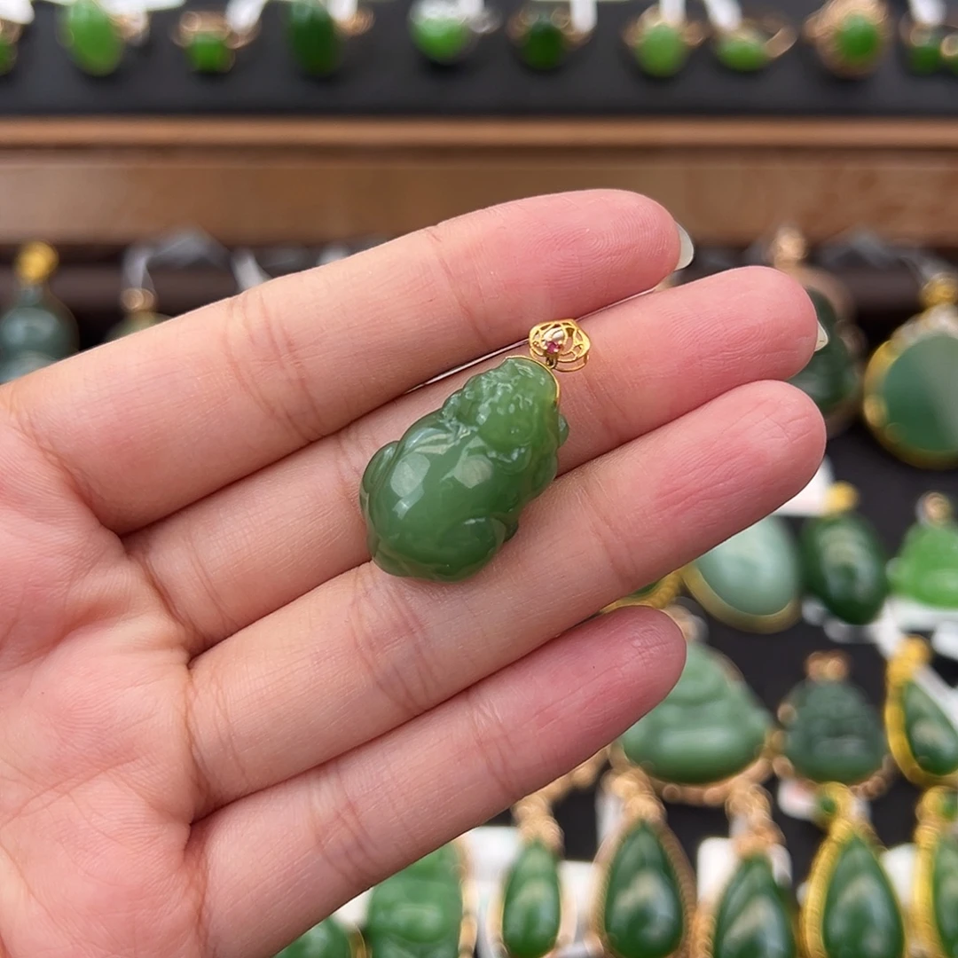 和田玉（碧玉）18K金镶嵌颈饰