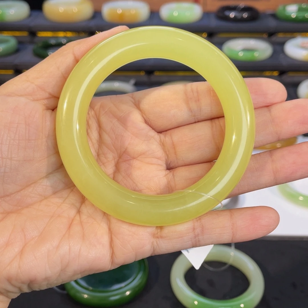 未镶嵌手镯和田玉-黄口胖圆55