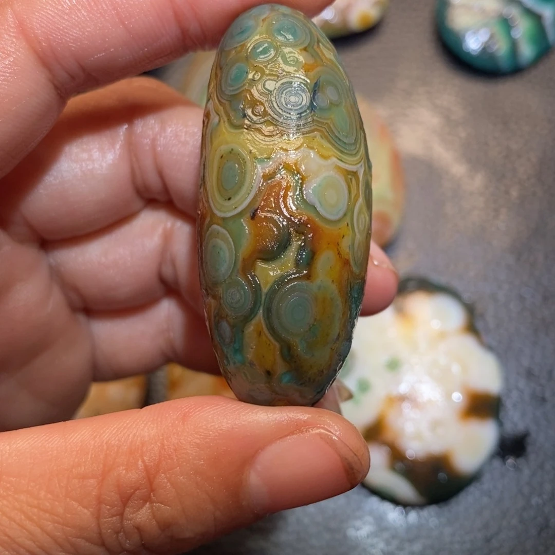 未镶嵌颈饰玛瑙/玉髓天*