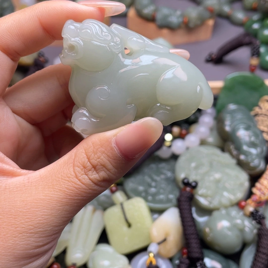 和田玉颈饰未镶嵌