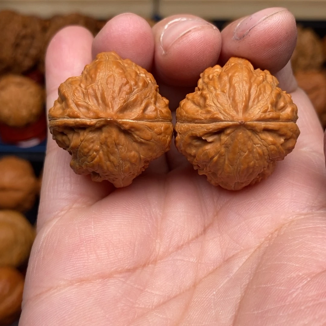 文玩核桃吊坠手捻梅花骨朵