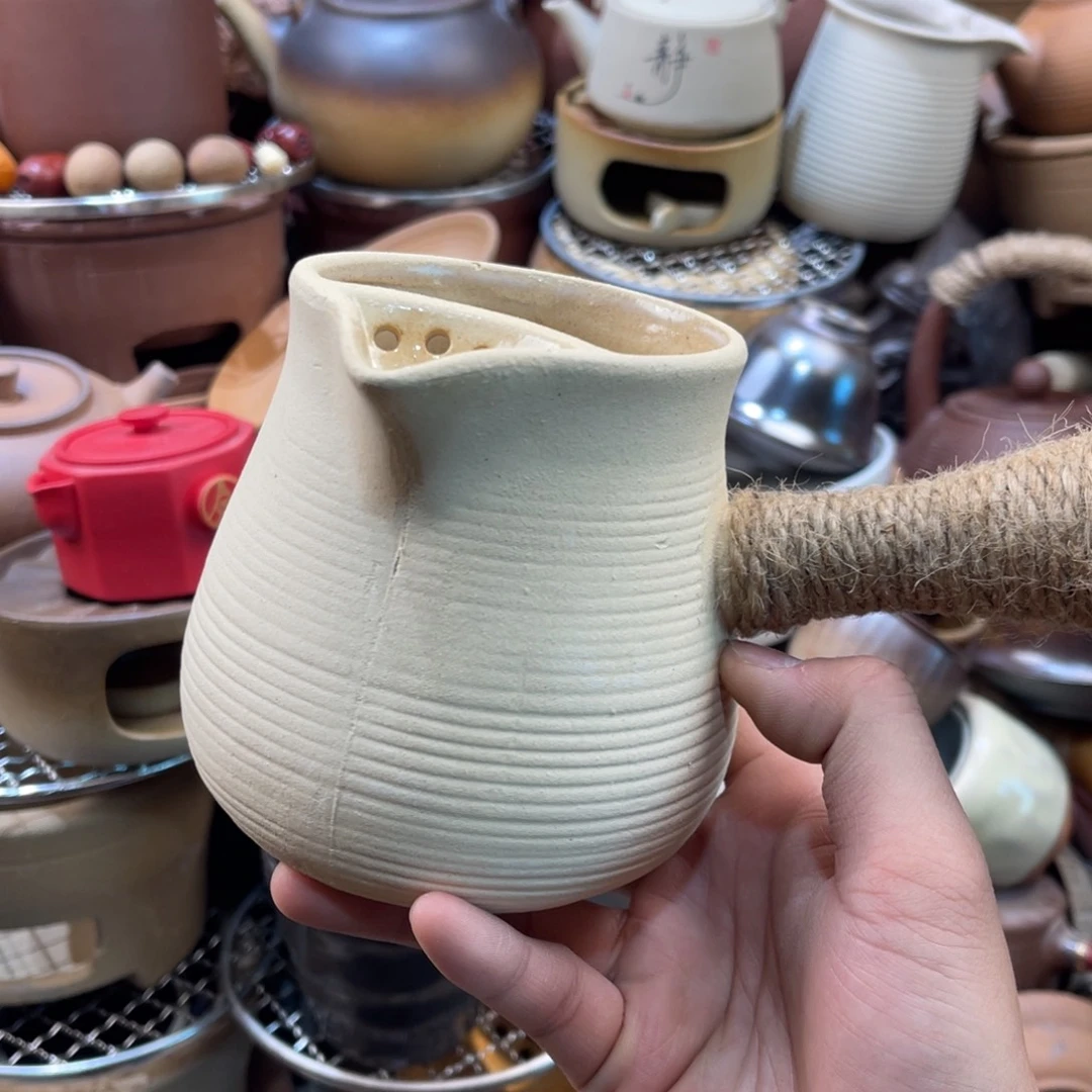 陶壶他在这里等我们吃饭