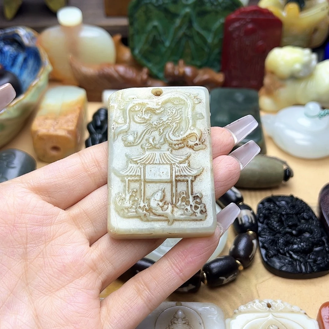 蛇纹石玉未镶嵌颈饰